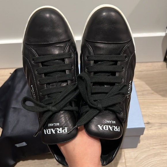 These are the quilted black leather PRADA sneakers.Size EU 8.5.PERFECT CONDITION - Picture 3 of 4